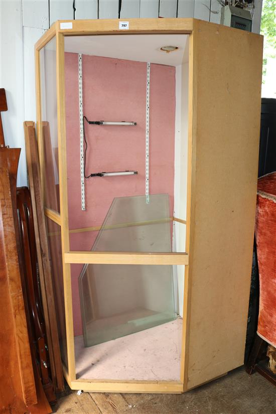 Shop corner display cabinet